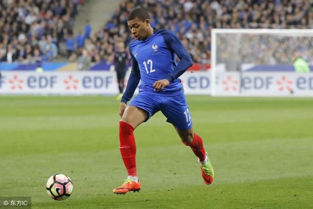 法国10号姆巴佩横空出世,除了速度快,还有那些