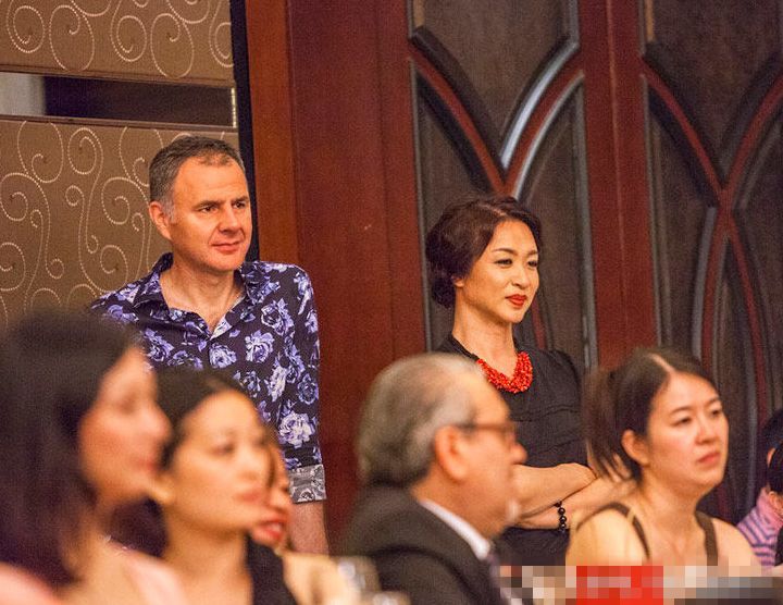 女星嫁到外国后大多成外国人,这5位不改国籍简