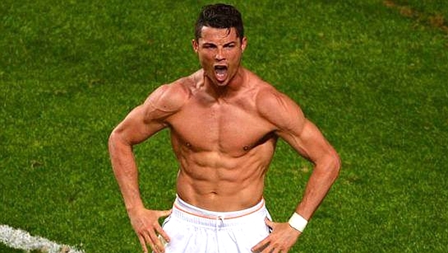 C罗更具男性魅力 梅西有点萌萌哒 C罗更具男性魅力 梅西有点萌萌哒