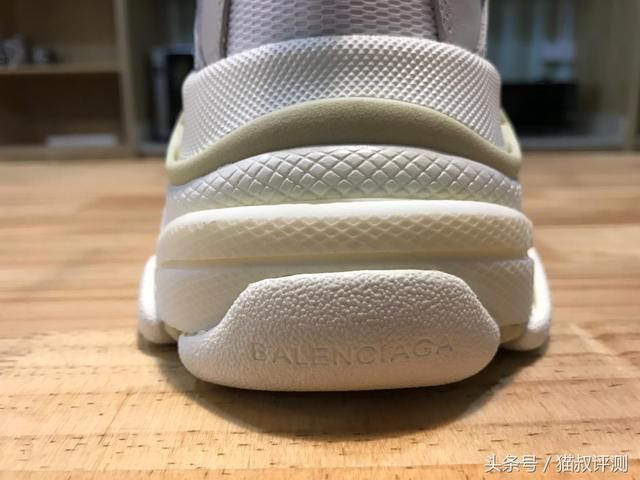 开箱|打开白鞋浪潮新篇章-BALENCIAGA