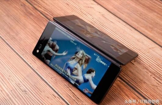 国产首款折叠屏幕手机用户发声,好评率超越小