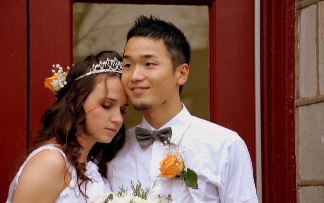 外国人问:中国,韩国和日本,哪个国家在异族通婚方面更开放?