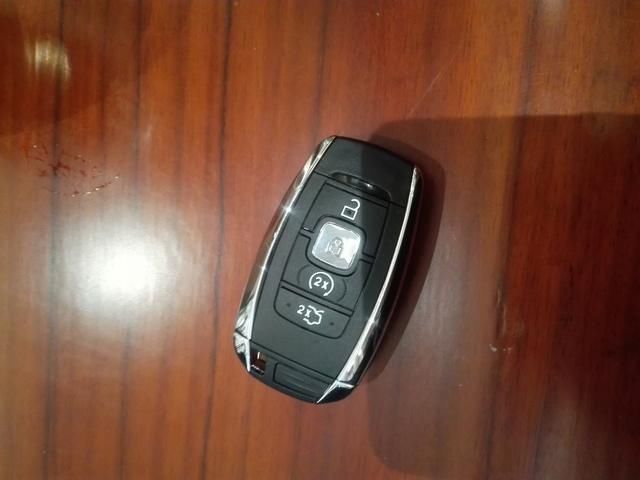 林肯MKZ提车半个月的感受及提车作业,车主:缺