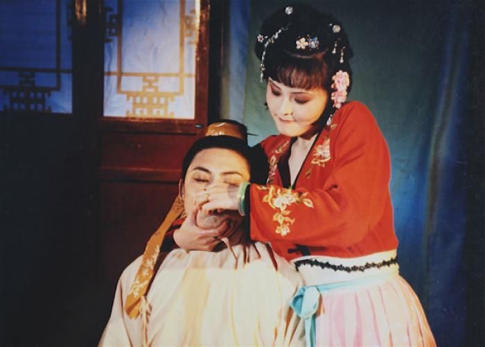 《红楼梦》|尤三姐之死:脱掉的衣服,还能再穿回