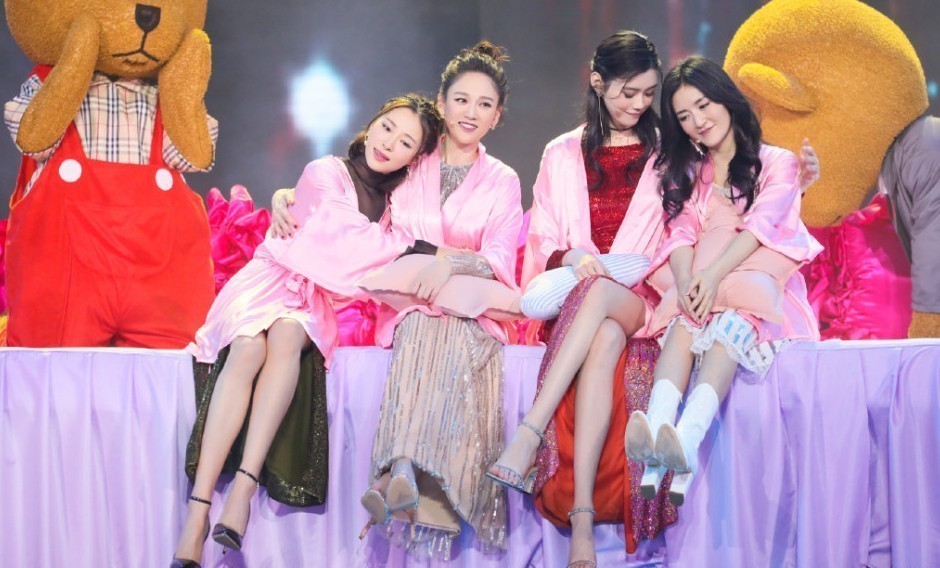 美!奚梦瑶谢娜江一燕陈乔恩演绎闺蜜情深