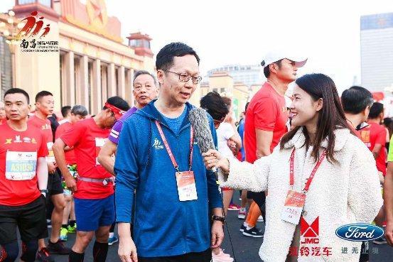 “英雄城”跑“英雄马” 福特领界为2019南昌国际马拉松护航(图2) “英雄城”跑“英雄马” 福特领界为2019南昌国际马拉松护航(图2)