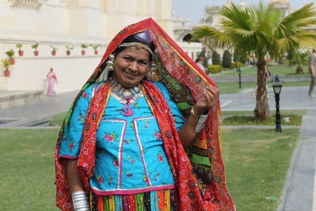 奇葩,印度人竟然用手擦屁股不用纸,还用手来吃