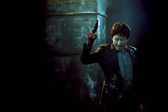 男子杀死妻子和其侄子 站临街窗户前狂喊杀人了 男子杀死妻子和其侄子 站临街窗户前狂喊杀人了