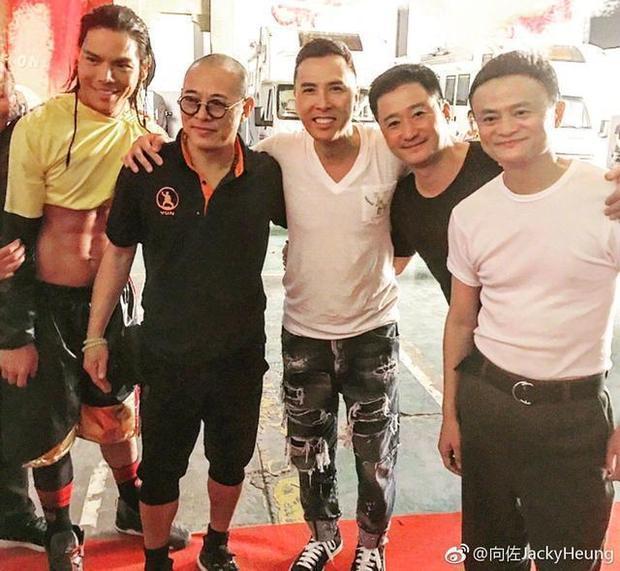 向佐微博爆聚餐照片,来头一个比一个大!网友:这