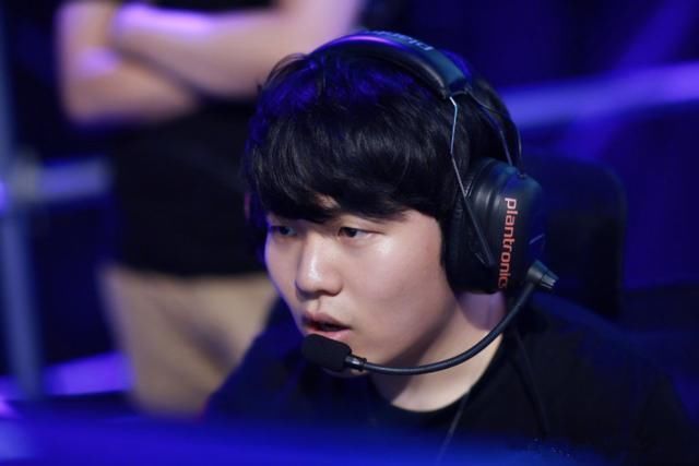 虎牙开启LPL夏季赛首播!RNG战队很难受,被亚