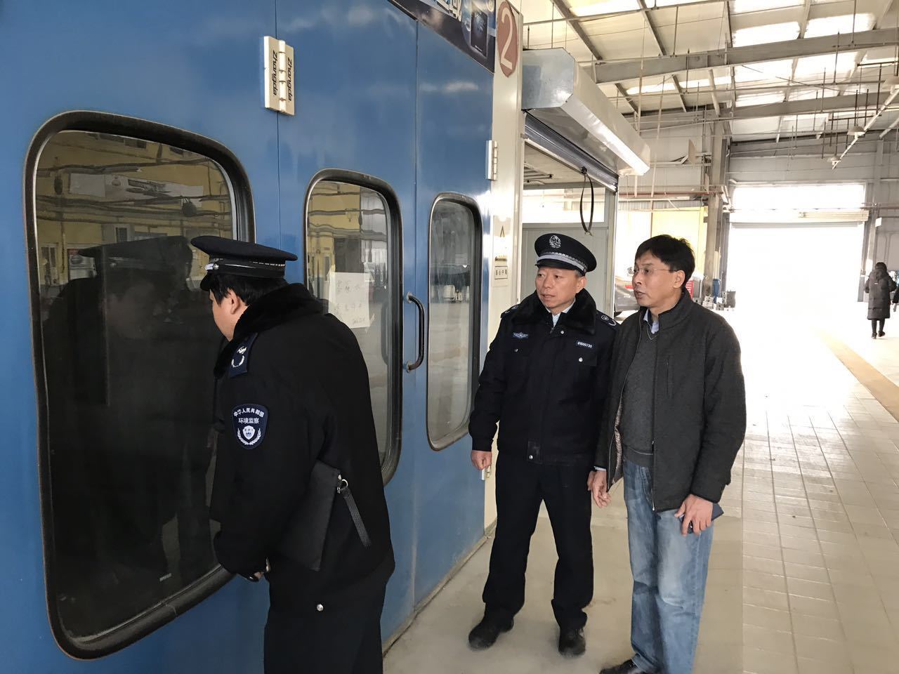 应对空气重污染橙色预警 市环保局开展执法检查