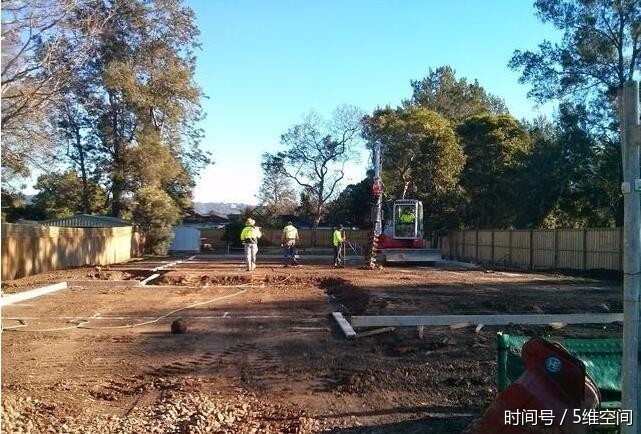 国外的红砖房,这样建设的,工匠们回应:都不如我