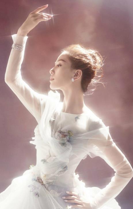 拥有"天鹅颈"的女星 刘亦菲允儿谁最美?