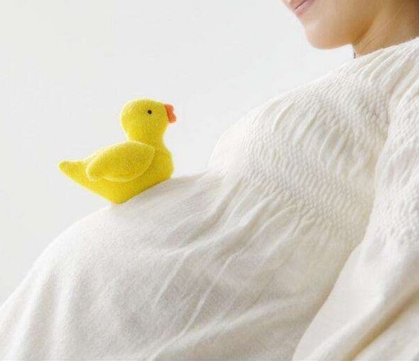 妇肚子上的妊娠纹可以推测胎儿性别?这个小秘