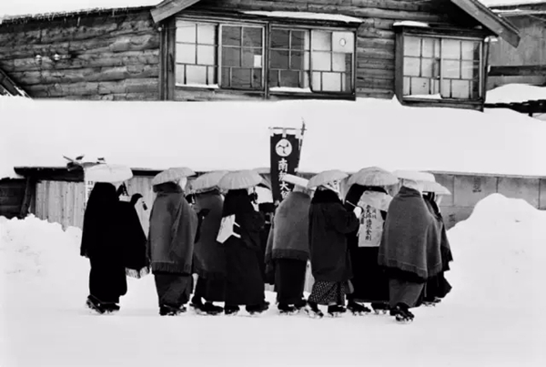 亚洲首位马格南摄影师:滨谷浩