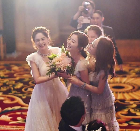 赖弘国悔婚?阿娇发文一个细节暴露真实恋情,陈