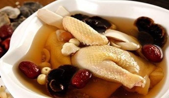 男人阳痿早泄,可用这四4滋补汤来改善