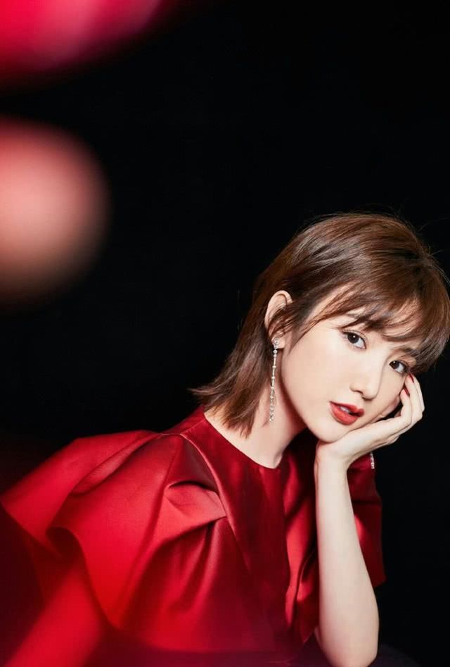 同样都是30多的年纪,秦岚、毛晓彤和张俪果然