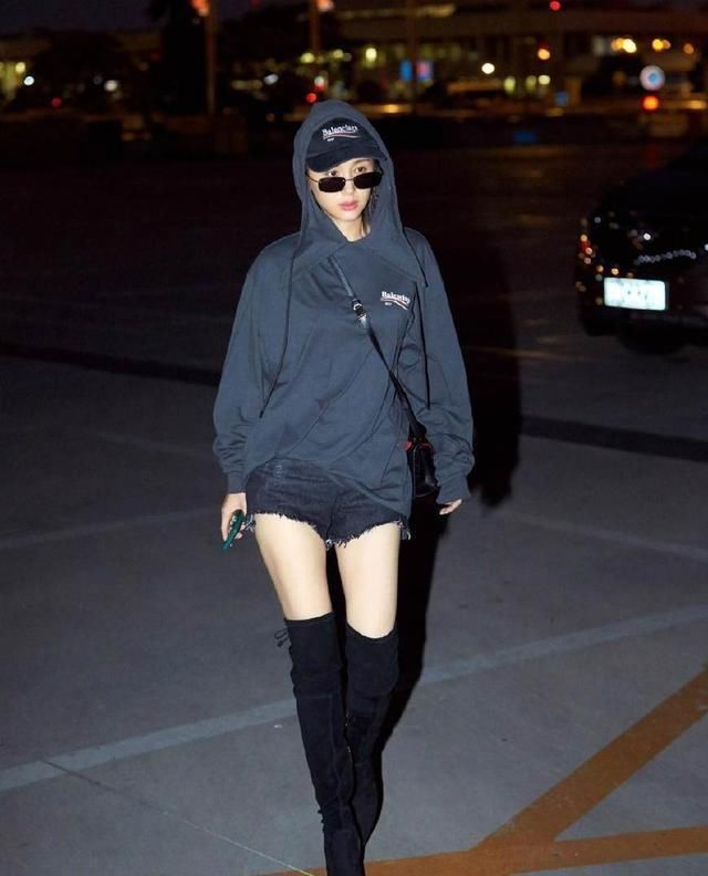 女明星们玩起了反季节穿鞋,网友:如果我这样可