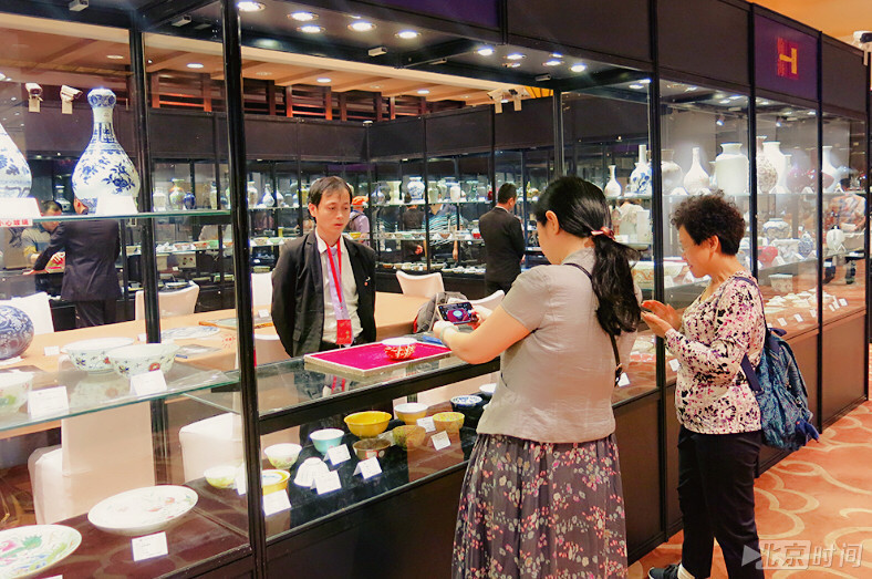 扶贫拍卖惠及百姓 金秋文物艺术品拍卖月启动