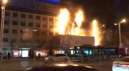 山东大学齐鲁儿童医院突发熊熊大火