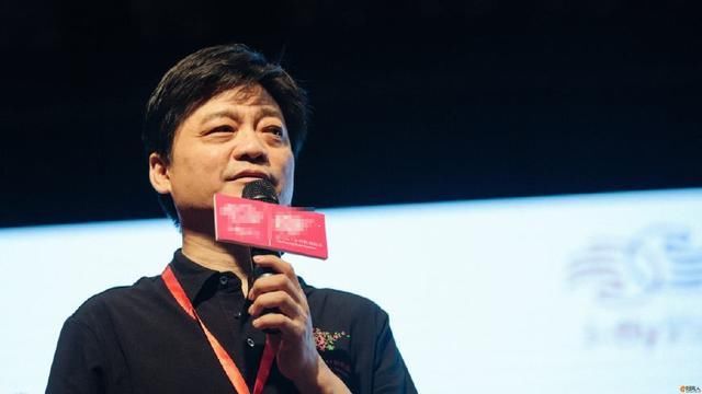 声讨王中军,力挺崔永元,又炮轰了马云,网友批袁