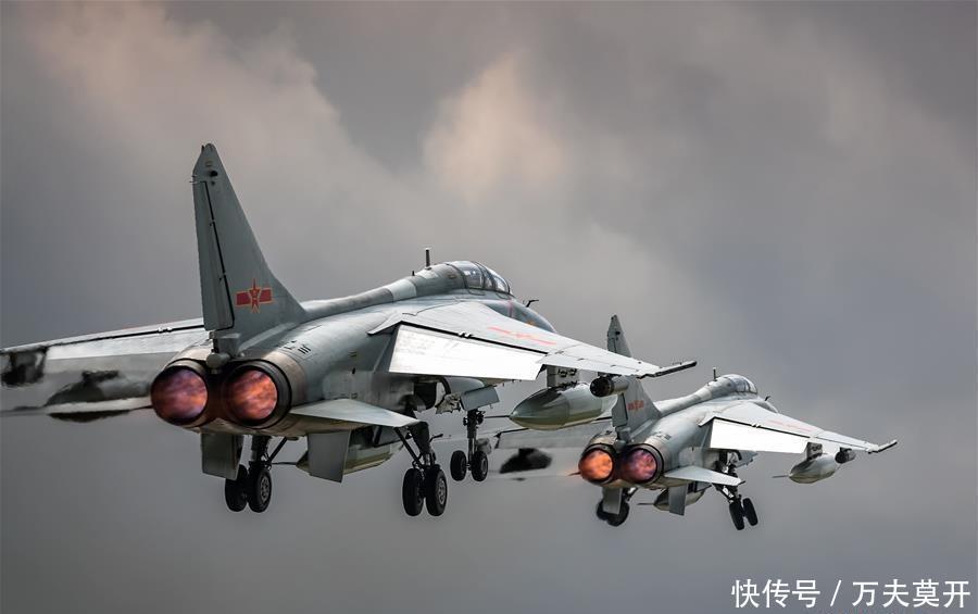 中国空军最强歼击机轰炸机飞往俄罗斯,要执行