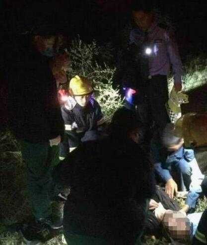 女子高速路上与丈夫吵架后从高速桥上跳下 女子高速路上与丈夫吵架后从高速桥上跳下