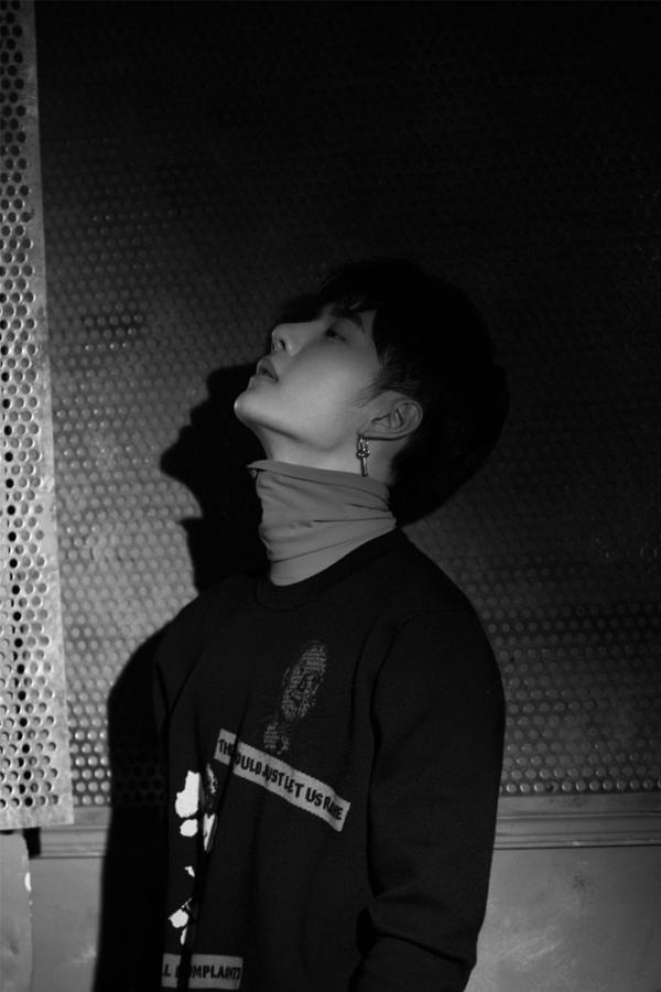 王一博质感大片来袭 霸气干练翟总"附体"