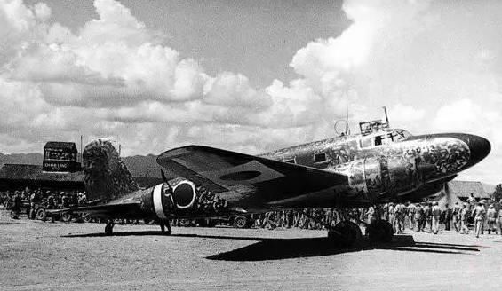 率桥岛芳雄,前川国雄及翻译小村辰田等8人,前往湖南芷江商谈投降事宜