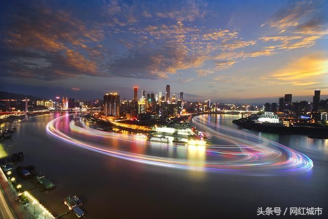 到重庆旅游好玩还是成都好玩?