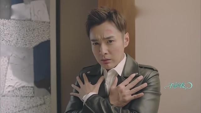 周心妍对柏海企图不轨,竟被陈默捡了便宜,凌凌