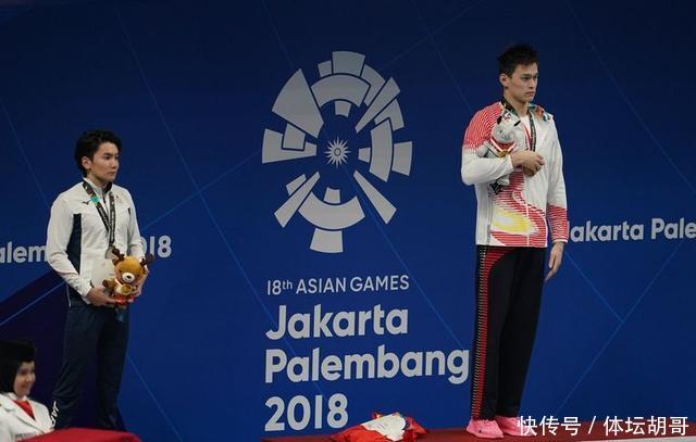 姚明首次回应孙杨领奖服事件!巧妙的回答令