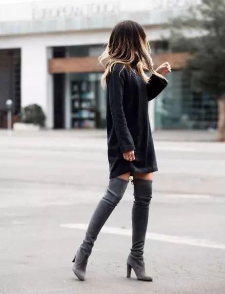今年最火的长毛衣+过膝靴,不是只有杨幂穿才美