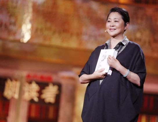 倪萍生日当天宣布退出《等着我》,网友送祝福