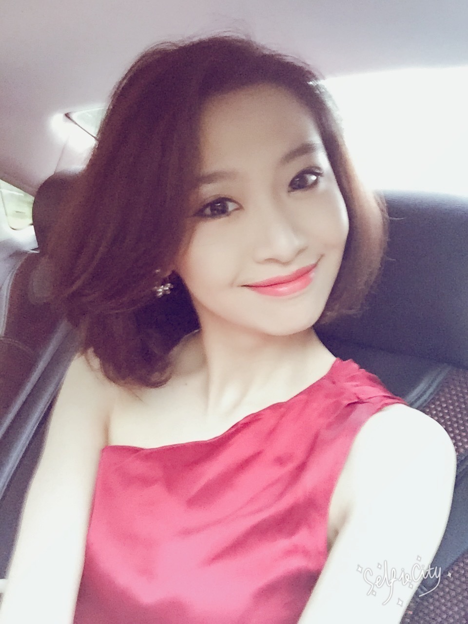 童英然《没骗自己》战绩赫赫 再发MV 童英然《没骗自己》战绩赫赫 再发MV