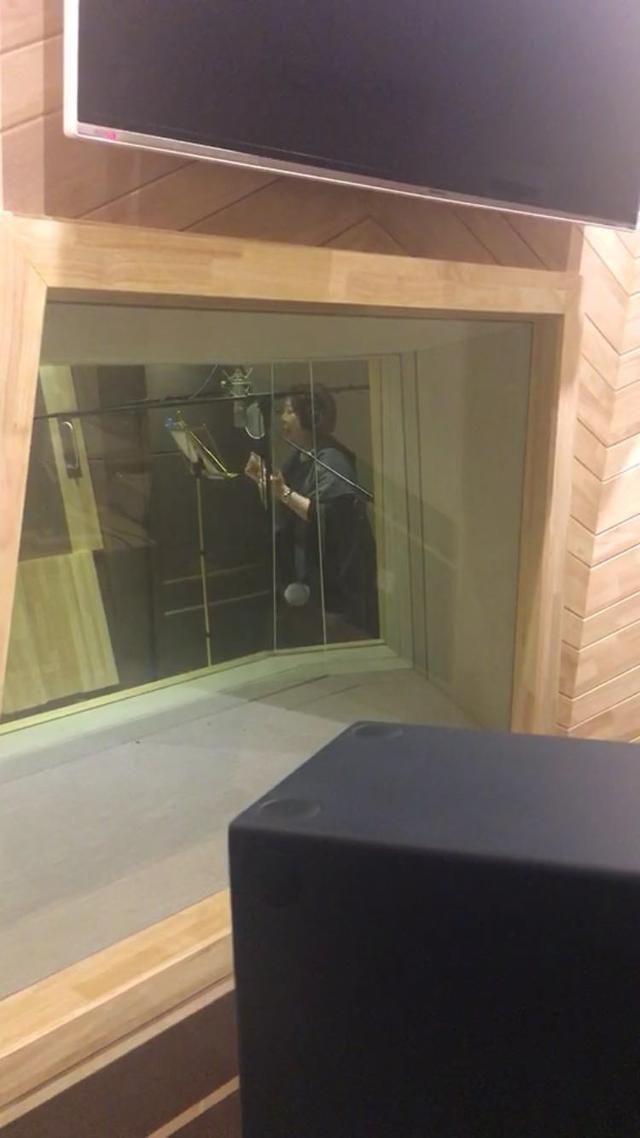 经纪人张志佳携著名歌手衡越为电影《我有钱了