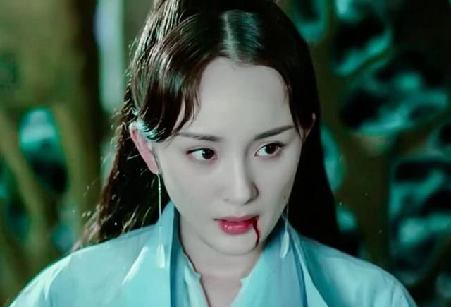 古装受伤吐血:赵丽颖逼真,杨幂惹人怜,最后一