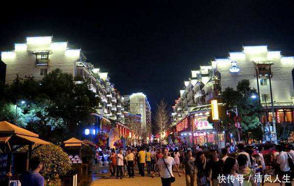 南昌的一条非常有名的小吃街,却被网友们纷纷