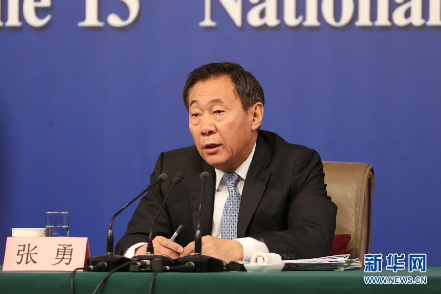 发改委: 900万人次“老赖”被限制购买机票 发改委: 900万人次“老赖”被限制购买机票