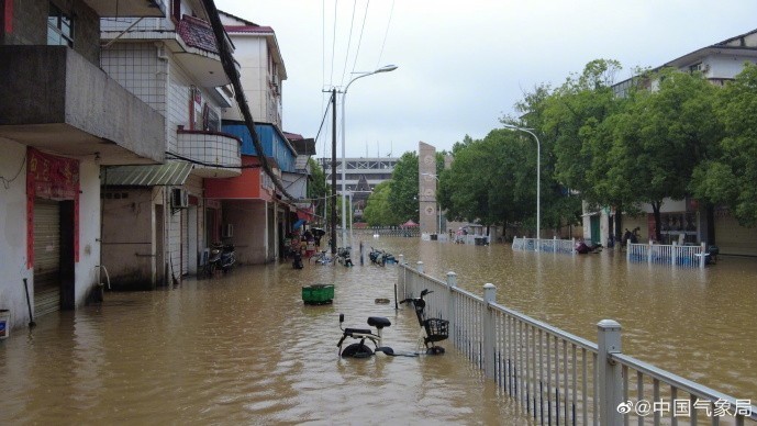 江西抚州降雨量突破历史极值！暴雨引发内涝，48名受困群众安全转移！