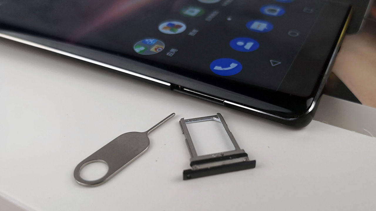 Nokia 8 Sirocco开箱图赏:前后双3D大曲面+机