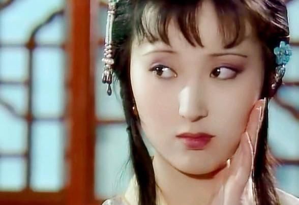 红楼梦:贾迎春如何用一个称呼影射薛宝钗的心