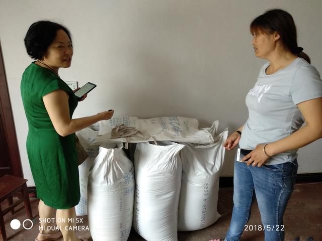 安义县司法局走访慰问精准扶贫对象