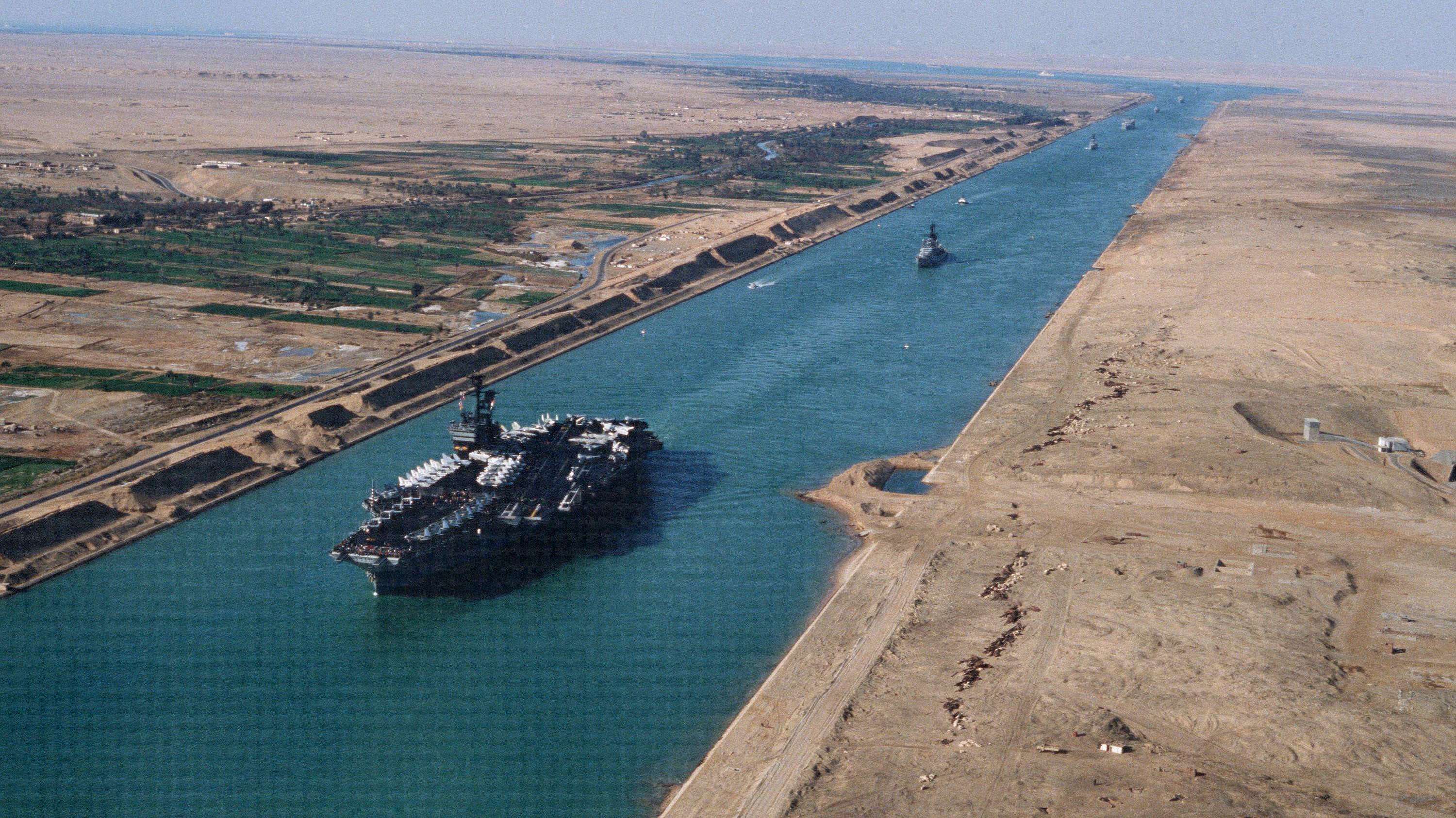 苏伊士运河(埃及)Suez Canal (Egypt) 苏伊士运河(埃及)Suez Canal (Egypt)