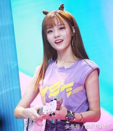 101女团家境曝光:5000万豪车不算事 她的背景