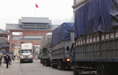 对于越南来说，和中国进行持续的对抗所付出的成本过大。仅从经济方面来说，目前，中国是越南的第一大贸易伙伴，2013年，双边的贸易额接近500亿美元，越南从中国的进口额占其总进口额的28%，而越南向中国的出口额占其总出口额的10%。