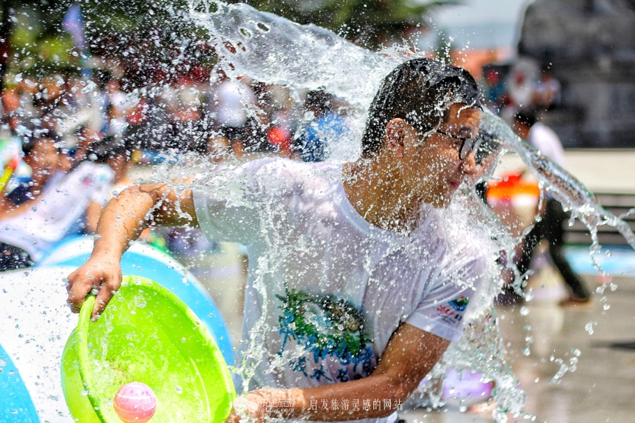 梦回大山深处,有一场关于水的狂欢