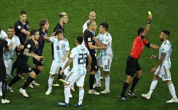 惨败! 阿根廷0-3不敌克罗地亚, 出线岌岌可危