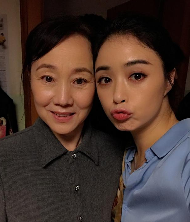 蒋欣表白剧中樊胜美母亲：重男轻女也爱她